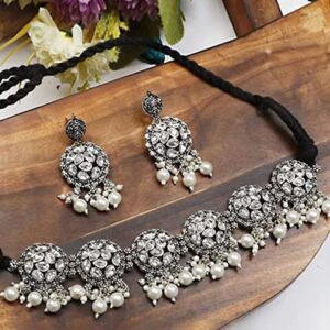 White Stone 6 Round Choker Set