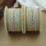 Pista Traditional Metal Bangle Set